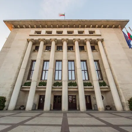 Апартамент Бургас 公寓 *